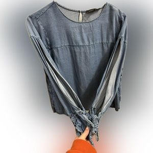 Denim, Banana Republic shirt, size extra small.
